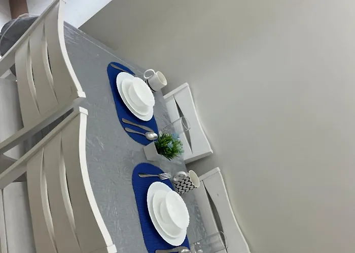 Casa Uno Staycation Отель